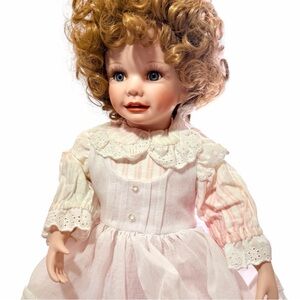 Collectible Porcelain Doll “Cristina” Hamilton Collection (EUC)